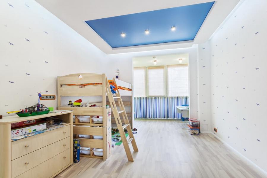Многоуровневый сатиновый натяжной потолок в детской 