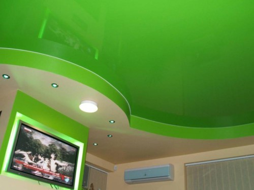 Зеленый натяжной потолок - 2
